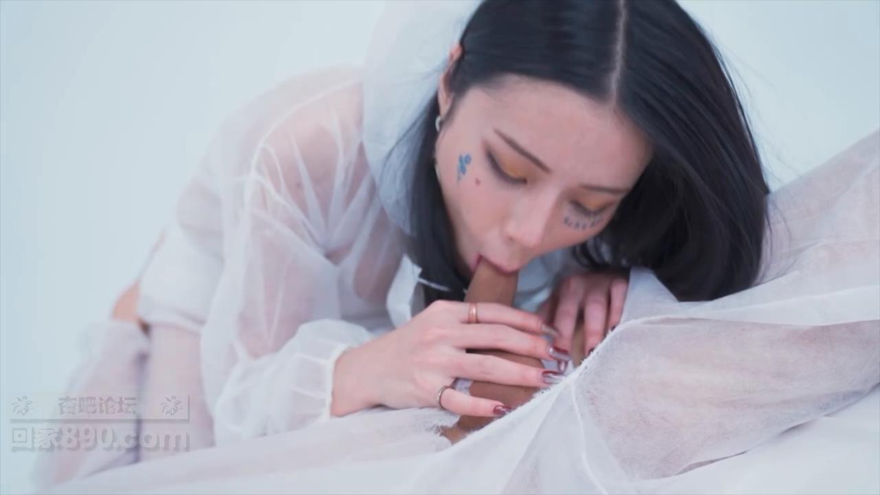 【SEX8.CC】麻豆传媒 艾秋.疫情下的背德假期.父女篇.离异少女重温父亲怀抱.MP4_202403.jpg