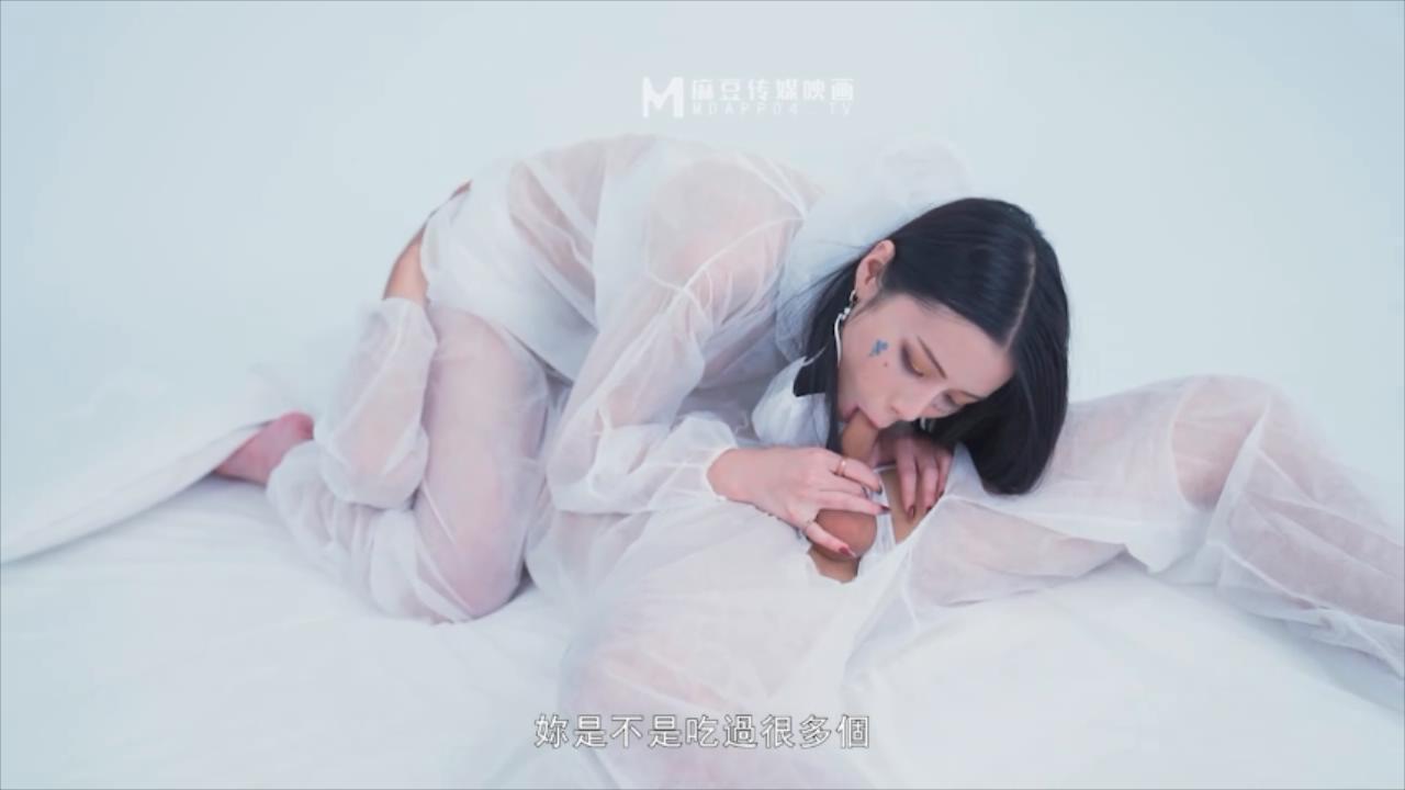 【SEX8.CC】麻豆传媒 艾秋疫情下的背德假期父女篇离异少女重温父亲怀抱.mp4_20230422_.jpg